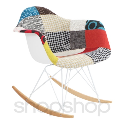 Cadeira Eames Eiffel Balanço - Base em Aço Branco e Madeira Clara - Assento em Patchwork  (Revestido Frente)