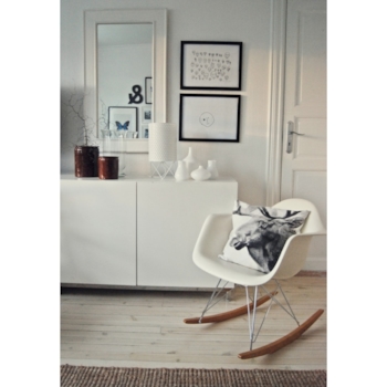 Cadeira Eames Eiffel Balanço - Base em Aço Cromado e Madeira Clara - Assento Cor Branca