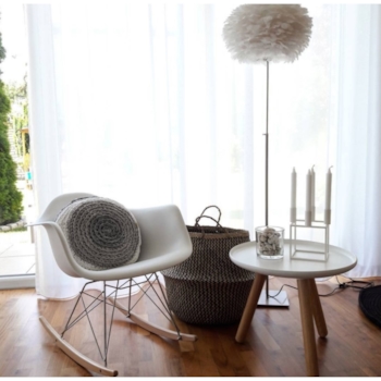 Cadeira Eames Eiffel Balanço - Base em Aço Cromado e Madeira Clara - Assento Cor Branca
