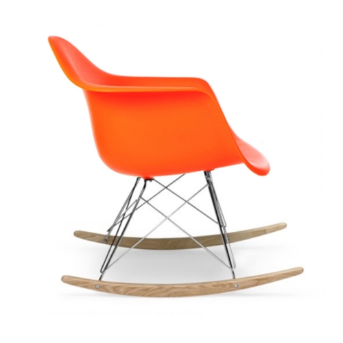 Cadeira Eames Eiffel Balanço - Base em Aço Cromado e Madeira Clara - Assento Cor Laranja