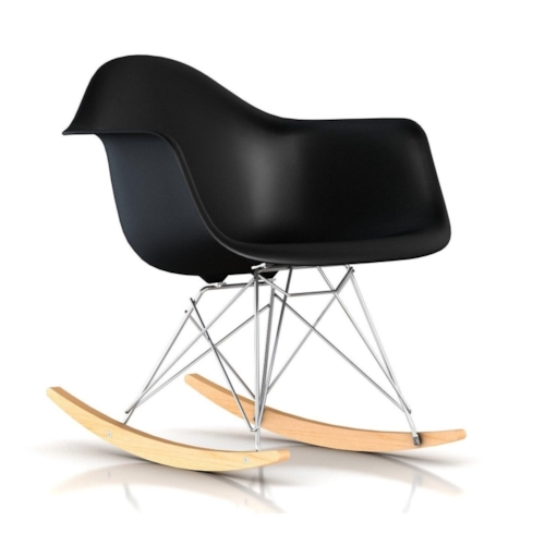 Cadeira Eames Eiffel Balanço - Base em Aço Cromado e Madeira Clara - Assento Cor Preta