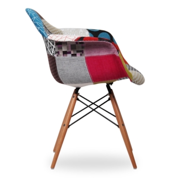 Cadeira Eames Eiffel Com Braços e Base Madeira - Assento Revestido em Patchwork (Frente e Atrás)