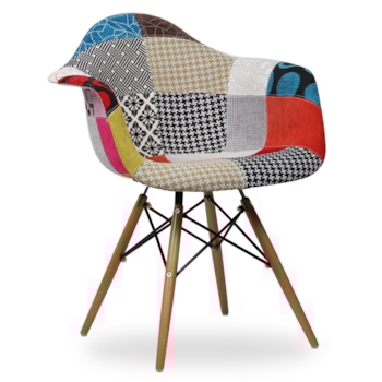 Cadeira Eames Eiffel Com Braços e Base Madeira - Assento Revestido em Patchwork (Frente e Atrás)