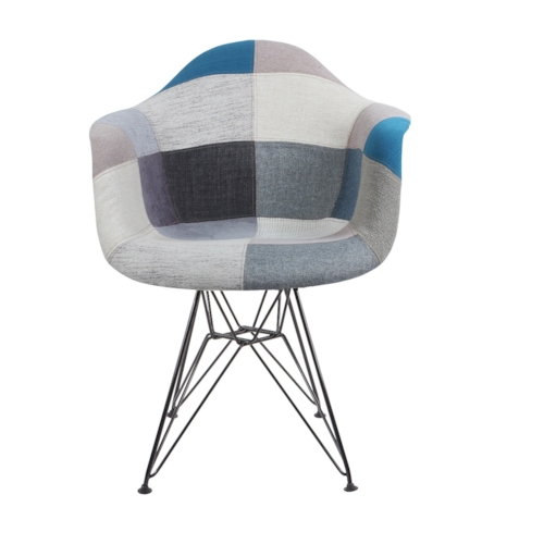 Cadeira Eames Eiffel Com Braços e Base Metal Preto - Assento Revestido em Patchwork Azul e Cinza (Frente)